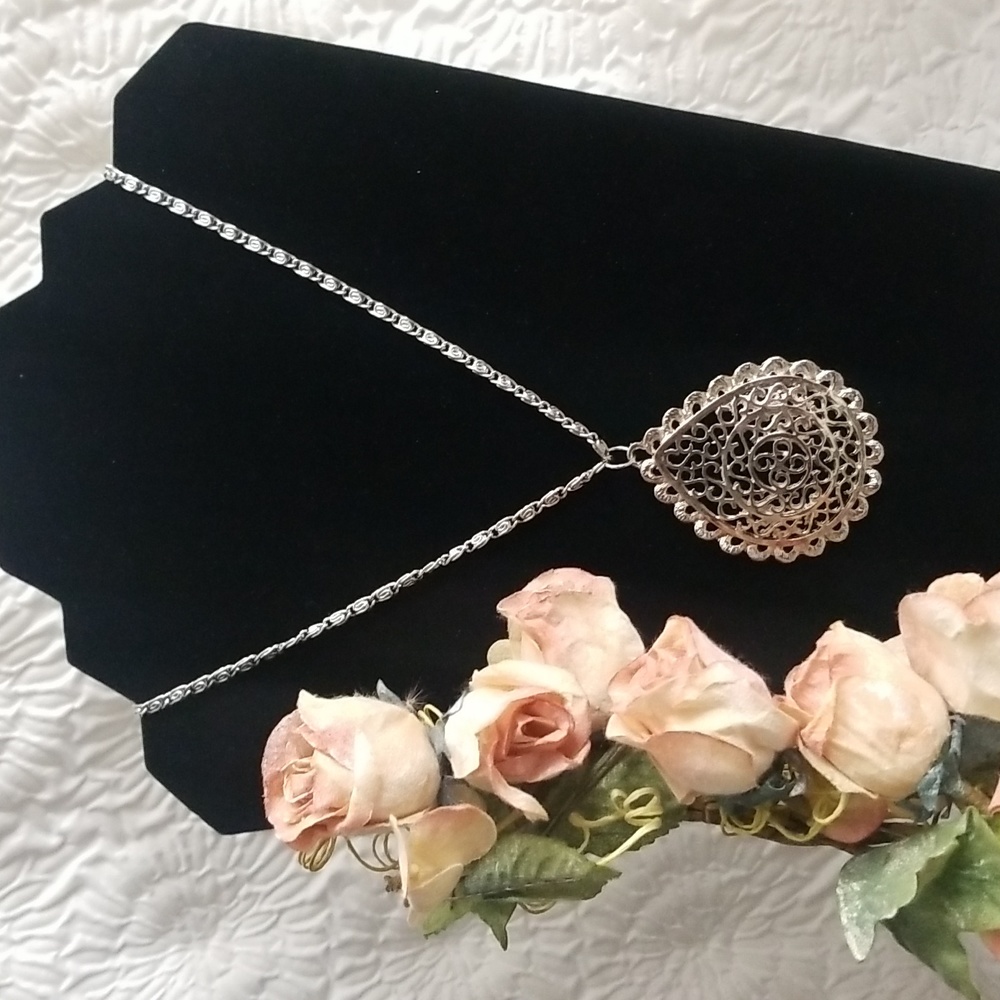 Vintage 60s Filigree Textured Teardrop Pendant Necklace, Original Vintage